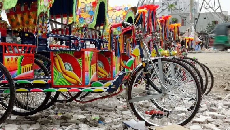 ব্যাটারিচালিত অটোরিকশার শোরুম অপসারণের নির্দেশ