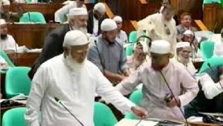 সংসদ অধিবেশন থেকে ফের বিরোধীদলের ওয়াকআউট