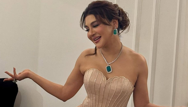 জয়া আহসানের গ্ল্যামারে মুগ্ধ নেটিজেনরা