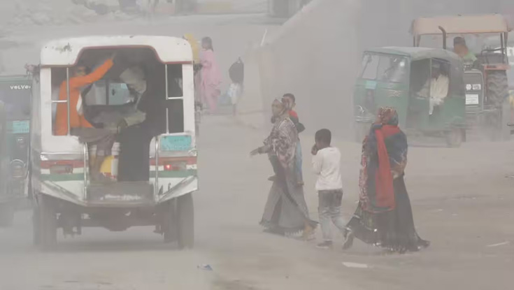 বায়ুদূষণে ফের বিশ্ব চ্যাম্পিয়ন ঢাকা