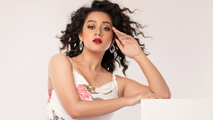 বড় পর্দায় দীঘির ‘বিদায়’ 