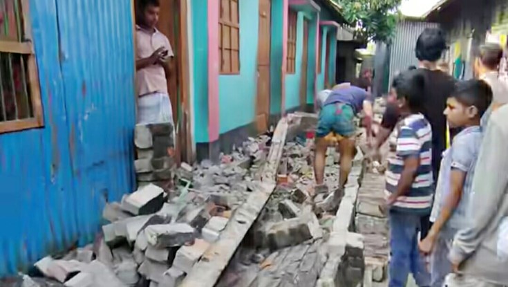 ভূমিকম্পে দেয়াল ধসে শিশুর মৃত্যু, আহত ২