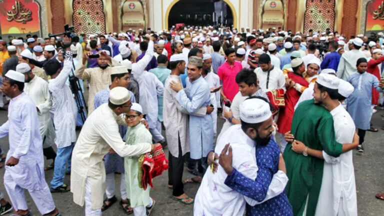 ত্যাগের মহিমায় উদযাপিত হচ্ছে ঈদ ত্যাগের মহিমায় উদযাপিত হচ্ছে ঈদ