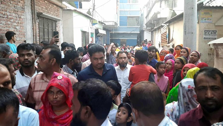 স্ত্রীকে হত্যার পর গলাকেটে আত্মহত্যার চেষ্টা স্বামীর