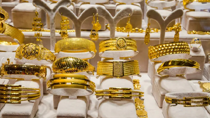 রেকর্ড ভেঙে স্বর্ণের ভরি ২ লাখ ২৬ হাজার টাকা