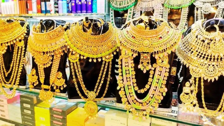 আজ কত দামে বিক্রি হচ্ছে স্বর্ণ, জেনে নিন