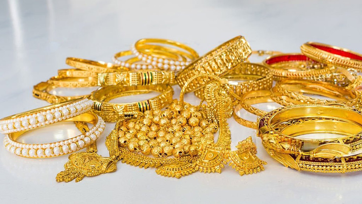 ছয় দফা বেড়ে অবশেষে কমলো স্বর্ণের দাম