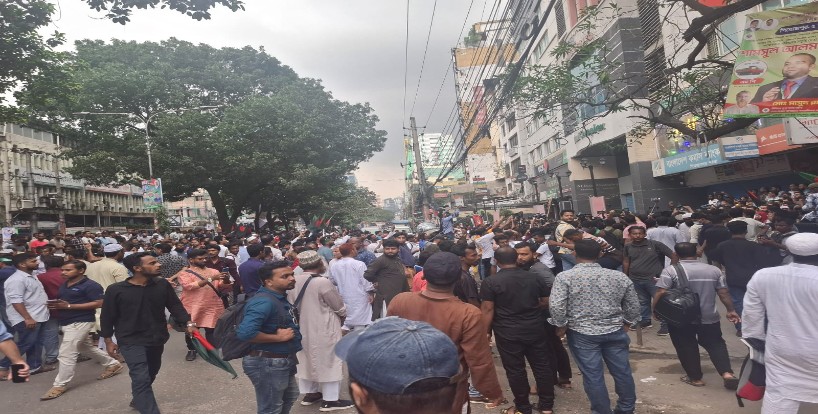 ভিপি নুরের ওপর হামলার প্রতিবাদে বিভিন্নস্থানে সড়ক অবরোধ, বিক্ষোভ ভিপি নুরের ওপর হামলার প্রতিবাদে বিভিন্নস্থানে সড়ক অবরোধ, বিক্ষোভ