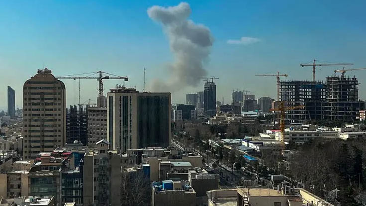 ৩ দেশের মার্কিন ঘাঁটি ধ্বংস, ইসরায়েলে ভারী ক্ষেপণাস্ত্রের আঘাত