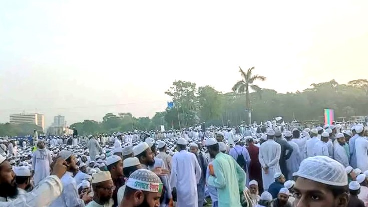 সোহরাওয়ার্দী উদ্যানে জড়ো হচ্ছেন আলেম-ওলামারা সোহরাওয়ার্দী উদ্যানে জড়ো হচ্ছেন আলেম-ওলামারা