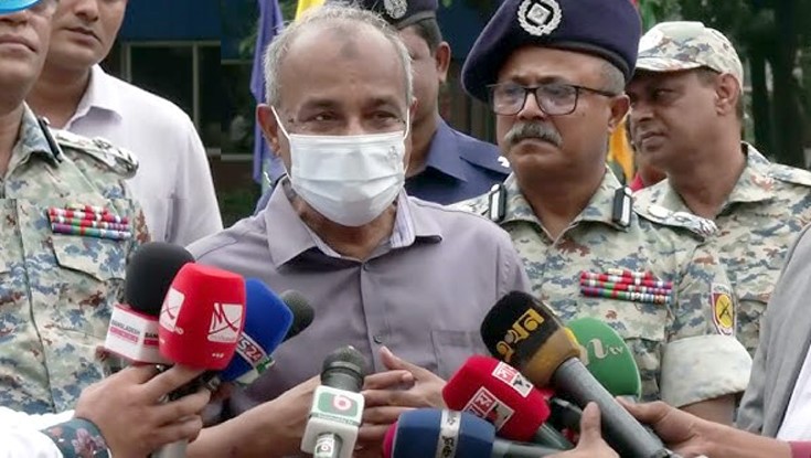 পুলিশের কাছে ভারি মারণাস্ত্র থাকবে না: স্বরাষ্ট্র উপদেষ্টা