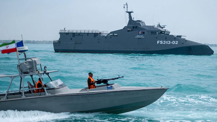 হরমুজ প্রণালিতে ৩ জাহাজে ইরানের হামলা