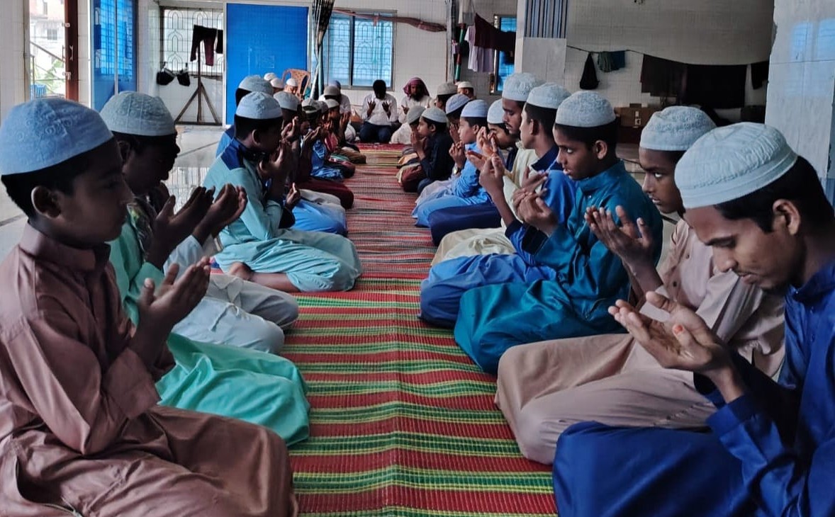 পল্লবীর জামিয়া কুরবানিয়া তালিমিয়া মহিলা মাদ্রাসায় দোয়া মাহফিল পল্লবীর জামিয়া কুরবানিয়া তালিমিয়া মহিলা মাদ্রাসায় দোয়া মাহফিল