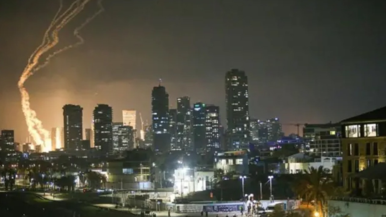 ইসরায়েলে নতুন করে ক্ষেপণাস্ত্র নিক্ষেপ ইরানের