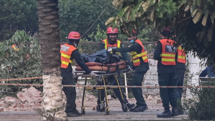সীমান্তে পাকিস্তানের গোলাবর্ষণে ভারতীয় সেনা নিহত সীমান্তে পাকিস্তানের গোলাবর্ষণে ভারতীয় সেনা নিহত