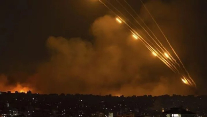 নতুন ক্ষেপণাস্ত্র দিয়ে ইসরায়েলে ফের হামলা ইরানের