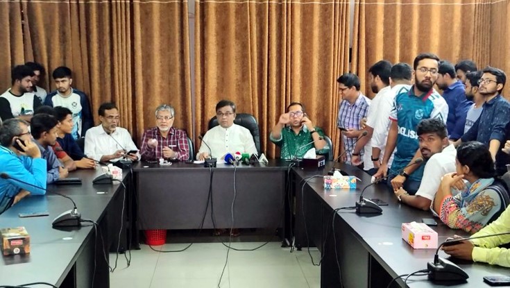 মধ্যরাতে জাকসু নির্বাচনের তফশিল ঘোষণা 