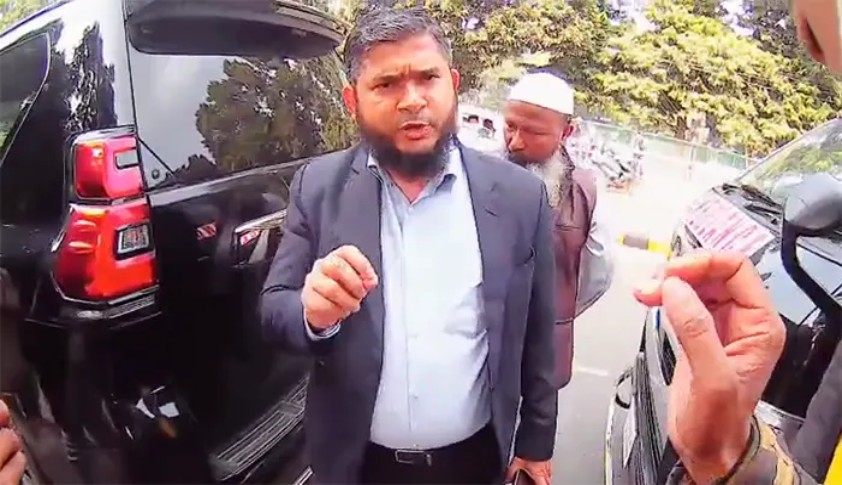 গানম্যানসহ ক্যান্টনমেন্টে জামায়াত প্রার্থীর প্রবেশের চেষ্টা, অতঃপর...