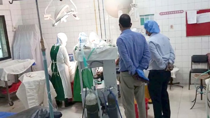 এইডস আক্রান্ত গর্ভবতীকে নিয়ে বেকায়দায় হাসপাতাল এইডস আক্রান্ত গর্ভবতীকে নিয়ে বেকায়দায় হাসপাতাল