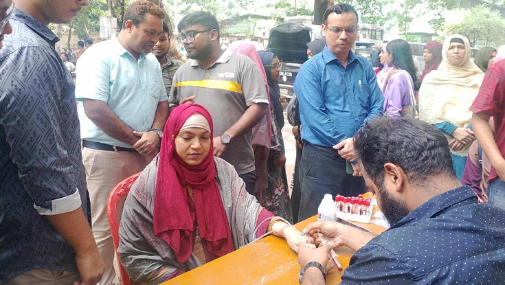জবি ছাত্রদলের উদ্যেগে ওষুধ বিতরণ