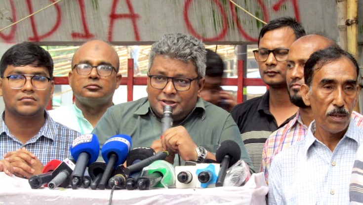 কৃষি সচিবের বিরুদ্ধে সাংবাদিকদের বিক্ষোভ