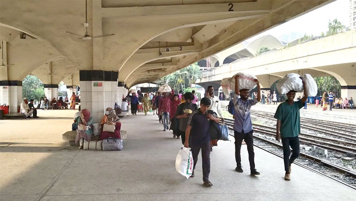 রাজধানীতে ফিরতে শুরু করেছেন কর্মজীবীরা