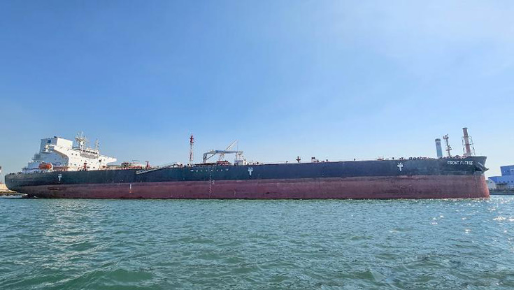 সৌদি থেকে আসছে এক লাখ টন অপরিশোধিত তেল