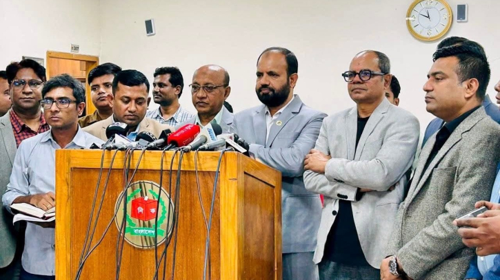 সাংবাদিকদের কার্ড জটিলতা সমাধানে ইসিকে আলটিমেটাম