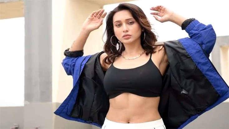 ‘মানুষ মানবিকতা হারালেও, পথকুকুররা ধরে রেখেছে’