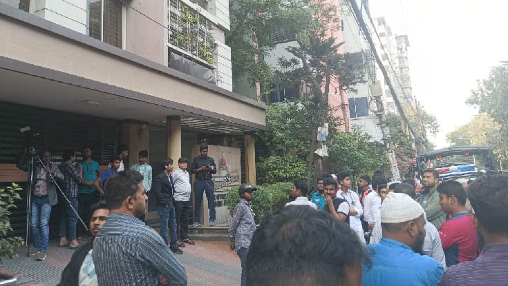 মোহাম্মদপুরে মা-মেয়েকে কুপিয়ে হত্যা, গৃহকর্মী পলাতক