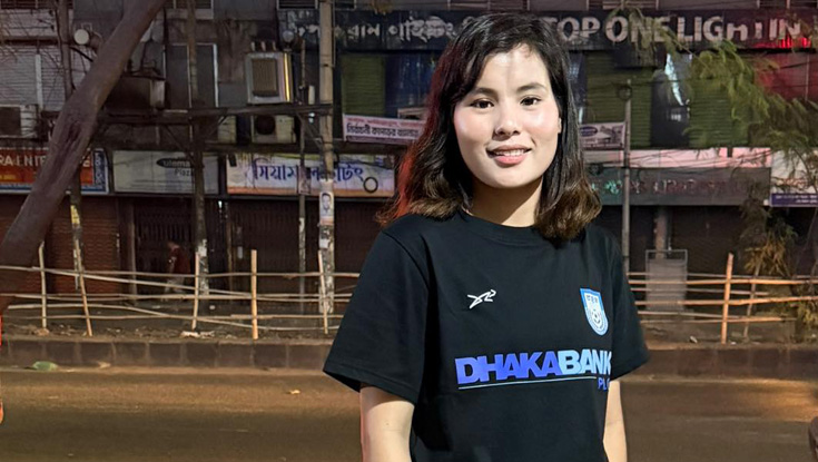 চীনের বিপক্ষে লড়াইয়ে আত্মবিশ্বাসী মনিকারা