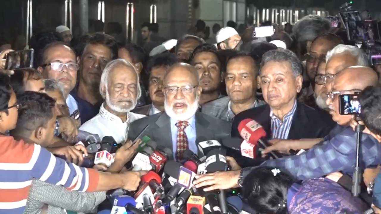 ‘ষড়যন্ত্র রুখতে সরকারের পাশে থাকবে বিএনপি’ ‘ষড়যন্ত্র রুখতে সরকারের পাশে থাকবে বিএনপি’