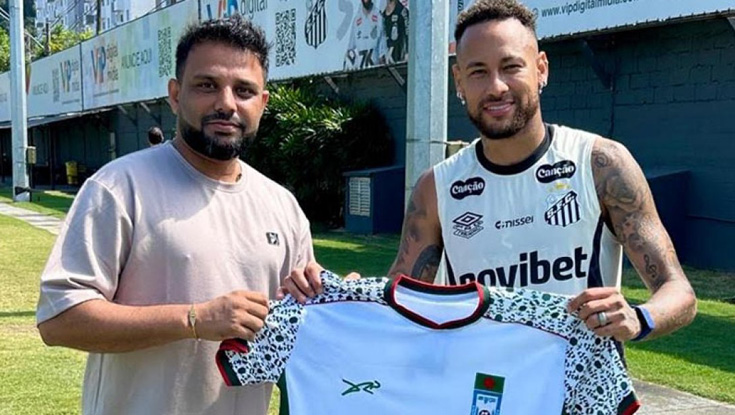 নেইমারকে বাংলাদেশের জার্সি উপহার