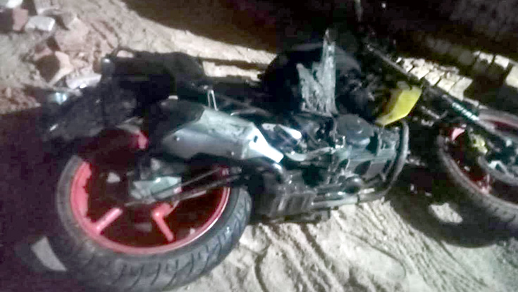 মাটি বিক্রি নিয়ে দুই গ্রুপের সংঘর্ষ, মোটরসাইকেলে অগ্নিসংযোগ  