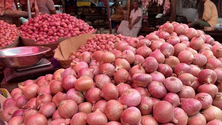 কেজিতে ৩০ টাকা বেড়েছে পেঁয়াজের দাম