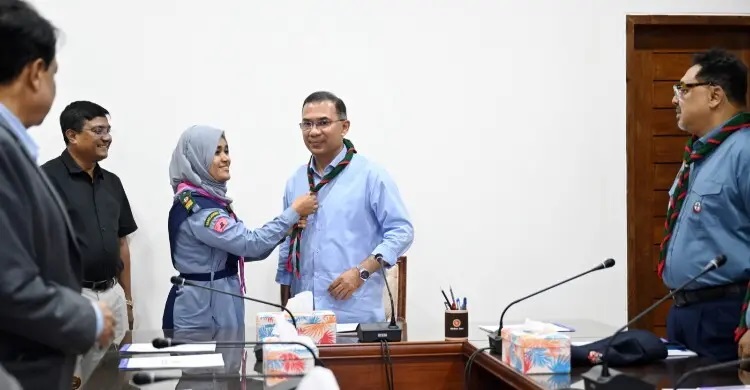 প্রধানমন্ত্রীর সঙ্গে স্কাউটের কার্যনির্বাহী কমিটির সাক্ষাৎ