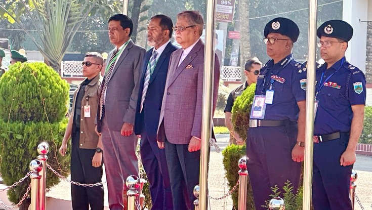 নিজ জেলা পাবনায় পৌঁছেছেন রাষ্ট্রপতি