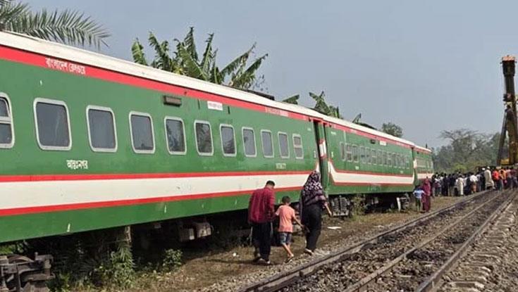 ২১ ঘণ্টা পর উত্তরাঞ্চলের সঙ্গে ট্রেন চলাচল স্বাভাবিক