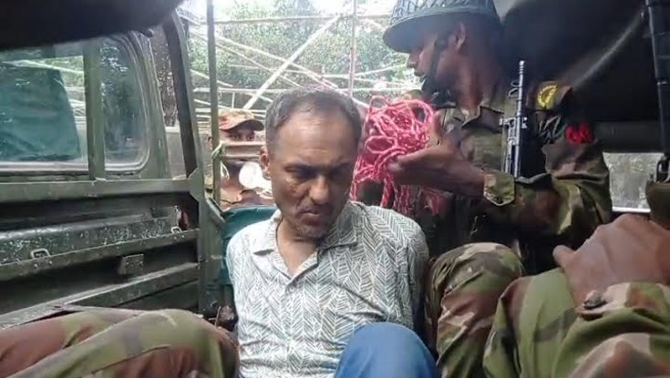 মাদক-অস্ত্রসহ সাবেক এমপির ছেলে আটক মাদক-অস্ত্রসহ সাবেক এমপির ছেলে আটক