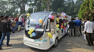 রুয়ার উদ্যোগে রাবিতে ৫ ই-কার চালু