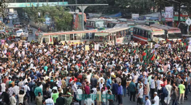 ভোলা–বরিশাল সেতু নির্মাণসহ ৫ দাবিতে শাহবাগ মোড় অবরোধ