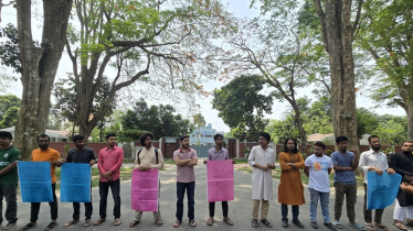 রাবি রেজিস্ট্রারের বাসায় ককটেল বিস্ফোরণ, শিক্ষার্থীদের ১২ ঘণ্টার আল্টিমেটাম