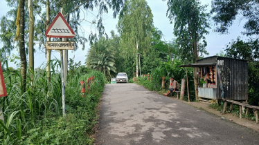 টাঙ্গাইলে অরক্ষিত রেলগেট, গেটম্যান না থাকায় জনমনে আতঙ্ক