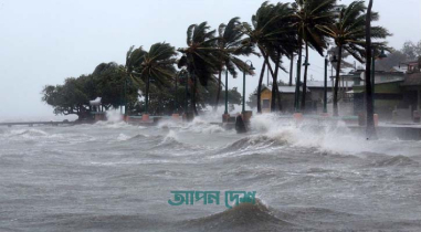 ভূমিকম্পের পর এবার ধেয়ে আসছে ঘূর্ণিঝড়