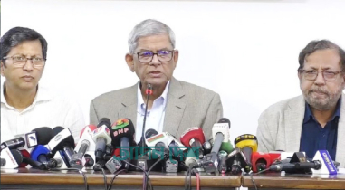 ‘খালেদা জিয়াকে বিদেশে নেয়ার মত অবস্থা নেই’ ‘খালেদা জিয়াকে বিদেশে নেয়ার মত অবস্থা নেই’