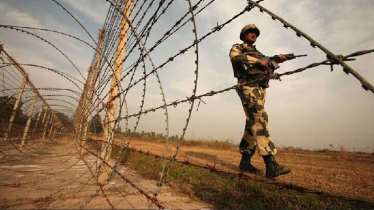 বাংলাদেশিকে গুলি করে মরদেহ নিয়ে গেল বিএসএফ