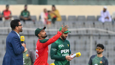 দুই পরিবর্তন নিয়ে ব্যাটিংয়ে বাংলাদেশ