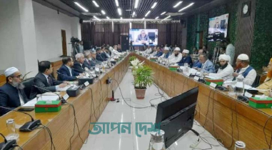 রাজনৈতিক দলগুলোর তোপের মুখে ইসি রাজনৈতিক দলগুলোর তোপের মুখে ইসি