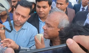 আ.লীগ সন্ত্রাসীদের দেখামাত্র গ্রেফতার করতে হবে: স্বরাষ্ট্র উপদেষ্টা