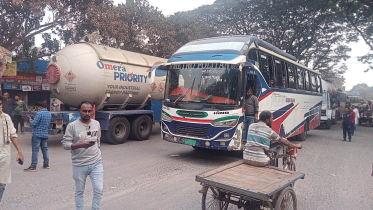 ৪ ঘন্টা পরে কুষ্টিয়া-খুলনা মহাসড়কে যান চলাচল স্বাভাবিক